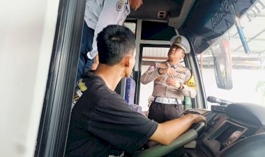 Polres-Probolinggo-Gelar-Ramp-Check-Bus-Pariwisata-Minimalisir-Kecelakaan