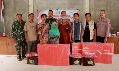 Kolaborasi-Polisi-dan-TNI-Bantu-Warga-Terdampak-Longsor-di-Ponorogo