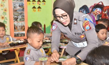 Laksanakan-Program-MBG-Polres-Bondowoso-Dukung-Wujudkan-Generasi-Sehat-Berprestasi