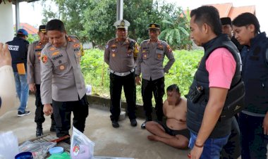 Polres-Pamekasan-Geledah-Rumah-Diduga-Bandar-Narkoba,-4-Tersangka-Diamankan