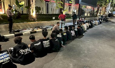Ops-Ketupat-Semeru-Polrestabes-Surabaya-Amankan-Puluhan-Remaja-yang-Bikin-Onar-Tutup-Jalan