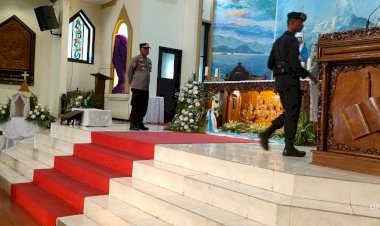 Polres-Pamekasan-Siagakan-Personel-di-Gereja-Pastikan-Ibadah-Paskah-Aman