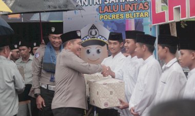 Polres-Blitar-Gelar-Road-Safety-Ajak-Santri-Tertib-Berlalu-Lintas