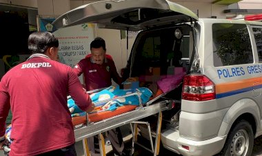 Polri-Untuk-Masyarakat-:-Polres-Gresik-Hadirkan-Ambulan-Gratis-Layanan-Cepat-Tanggap-Bagi-Warga
