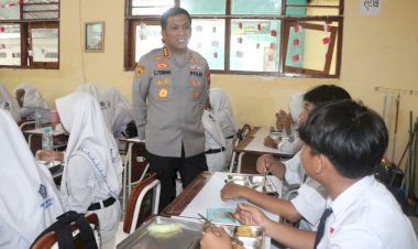 Kapolresta-Sidoarjo-Cek-Distribusi-MBG-di-Porong