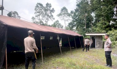 Polres-Lumajang-Dirikan-Tenda-Darurat-Tanggap-Bencana-Erupsi-Gunung-Semeru