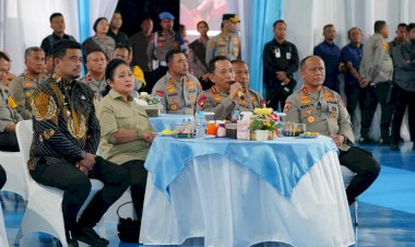 Percepat-Pemulihan-Akses-Kapolri-Pantau-Pembangunan-Jembatan-Bailey-di-Sumbar