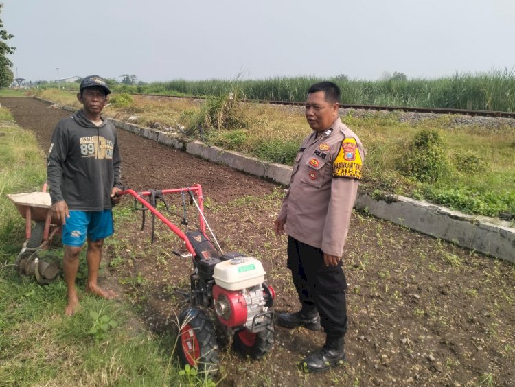 Bhabinkamtibmas Desa Jiken Polsek Tulangan Tinjau Lahan P2B Dukung Program Ketahanan Pangan Asta Cita Presiden Prabowo
