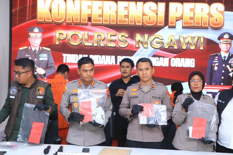 Polres Ngawi Berhasil Ungkap Kasus TPPO Dalih Adopsi 4 Tersangka Diamankan