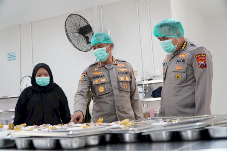 Polda Jatim Dukung Asta Cita Salurkan Ribuan Porsi Makanan Bergizi Gratis Untuk Pelajar