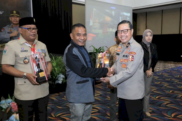 Gelar Dialog Publik di Malut, Divhumas Polri Gaungkan Semangat Generasi Berkarakter dan Berintegritas