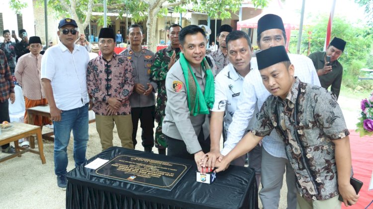 Polri Untuk Masyarakat : Polres Bangkalan Beri Bantuan Sumur Bor Atasi Krisis Air Bersih