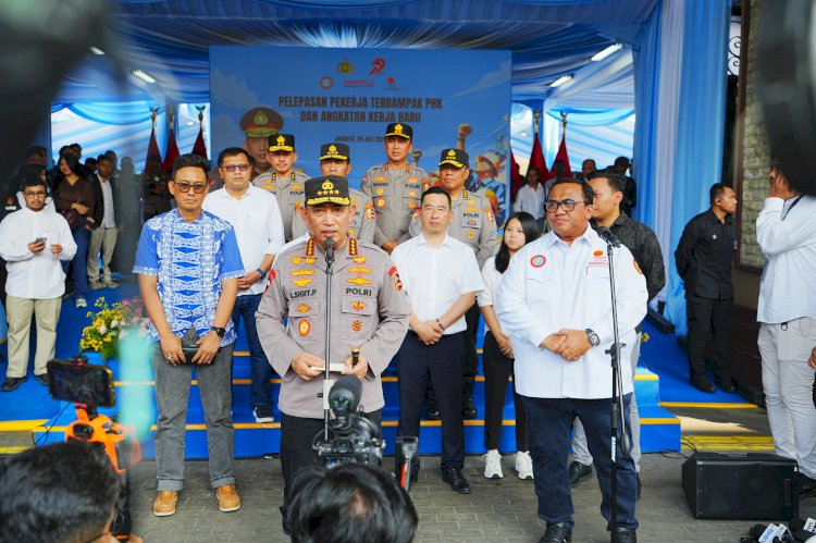 Kapolri: Ribuan Buruh Dapat Tempat Kerja Baru dan Jadi Pegawai Tetap