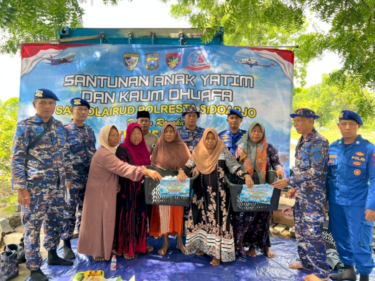 HUT ke-75, Polairud Polresta Sidoarjo Gelar Tasyakuran dan Santunan Dhuafa di Desa Tlocor