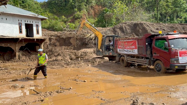 Polri Maksimalkan Bantuan dengan Kerahkan Alat Berat Percepat Pemulihan Bencana di Sumatra