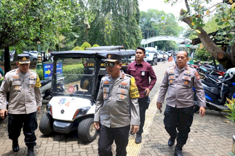 Tinjau Kawasan Wisata Ragunan, Polri Pastikan Keselamatan dan Kenyaman Masyarakat Saat Libur Lebaran